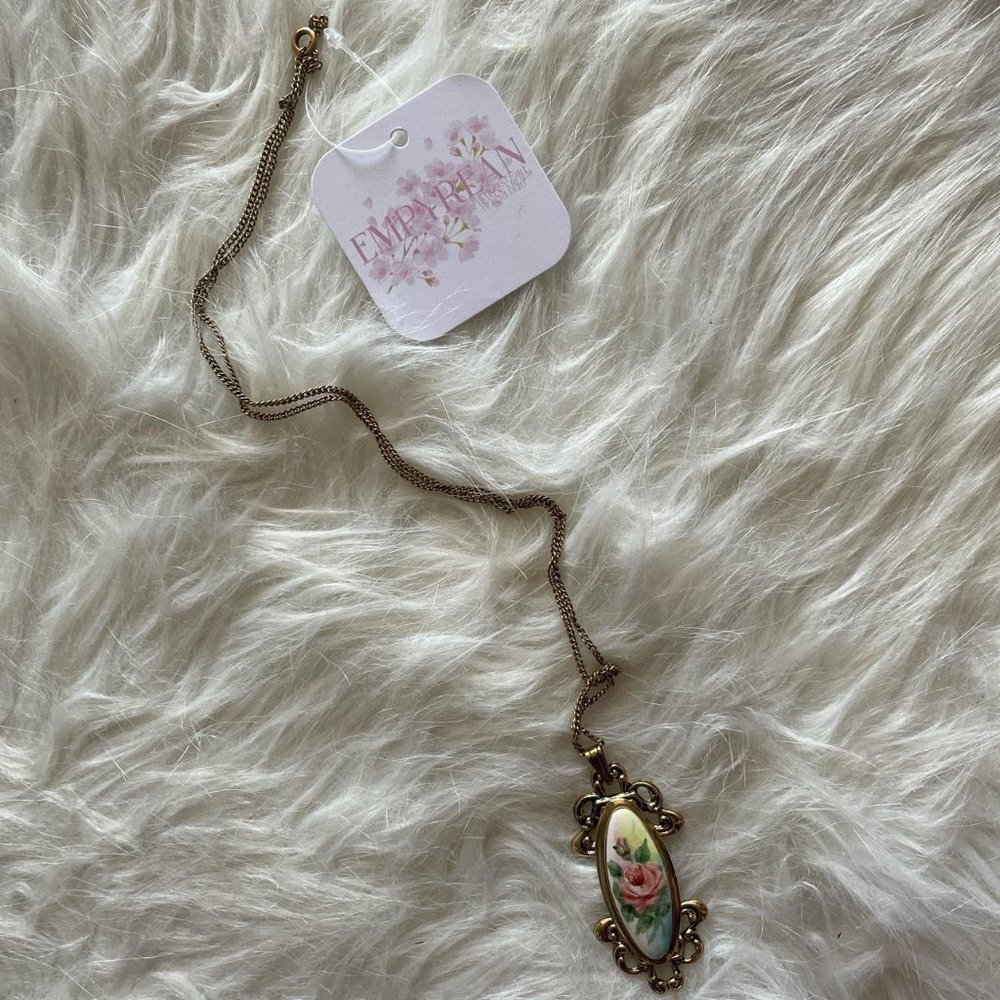 Vintage 70s 80s Watercolor Floral Necklace